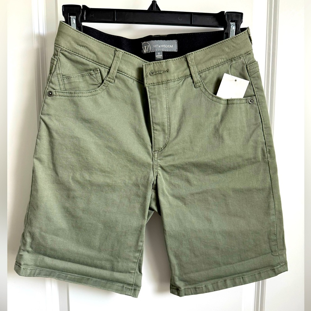 Wit &‎ Wisdom Olive Green Stretch Twill Shorts